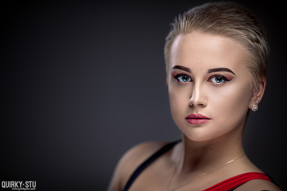 Chloe-Test-20190426-0104-EL-F